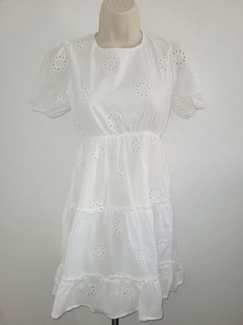 Robe blanche broderie anglaise 🏷 4ans a 14ans