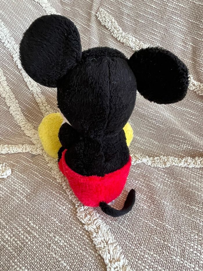 Peluche doudou mouchoir Disney 30cm Mickey souris noir et rouge très bon état - photo numéro 4