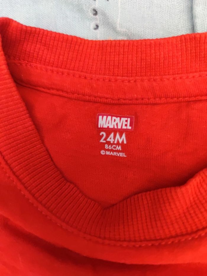 T-shirt rouge spiderman T.24 mois - photo numéro 2