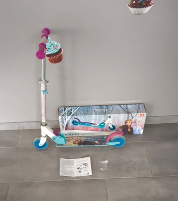 🦄 Trottinette pliable - 2 roues - La Reine Des
Neiges 2 - Disney 🦄