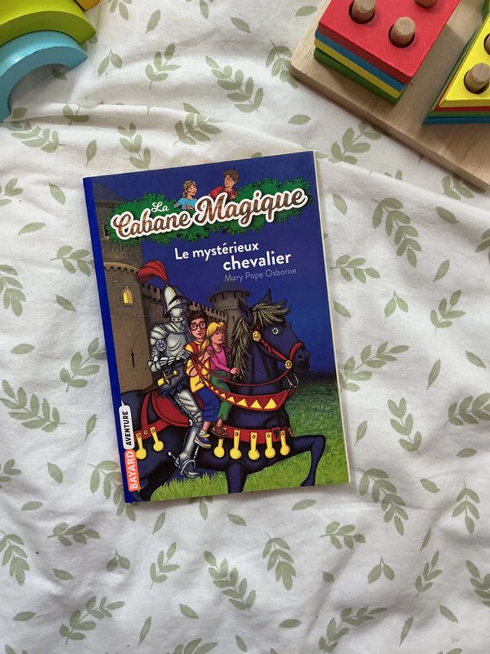 livre cabane magique tome 2 le mystérieux chevalier - photo numéro 2