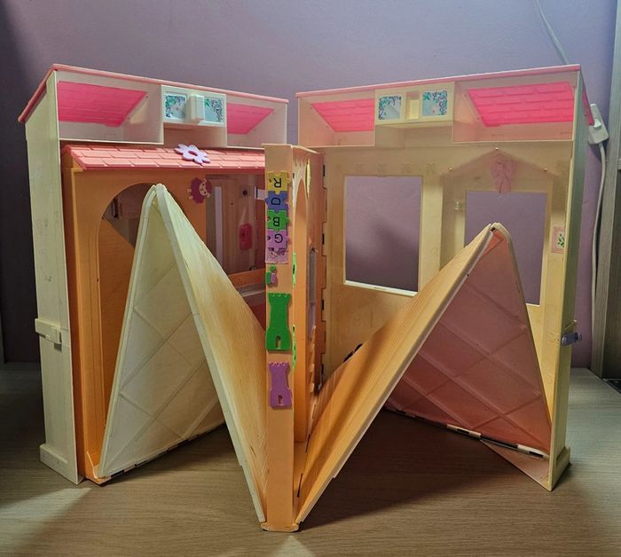 Grande maison barbie transportable - photo numéro 6