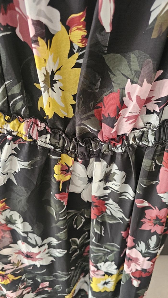 Magnifique robe fleuri Only - photo numéro 2