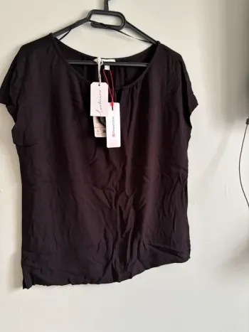 Teeshirt neuf taille S