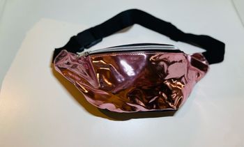 Sac banane irisée nude rose holographique