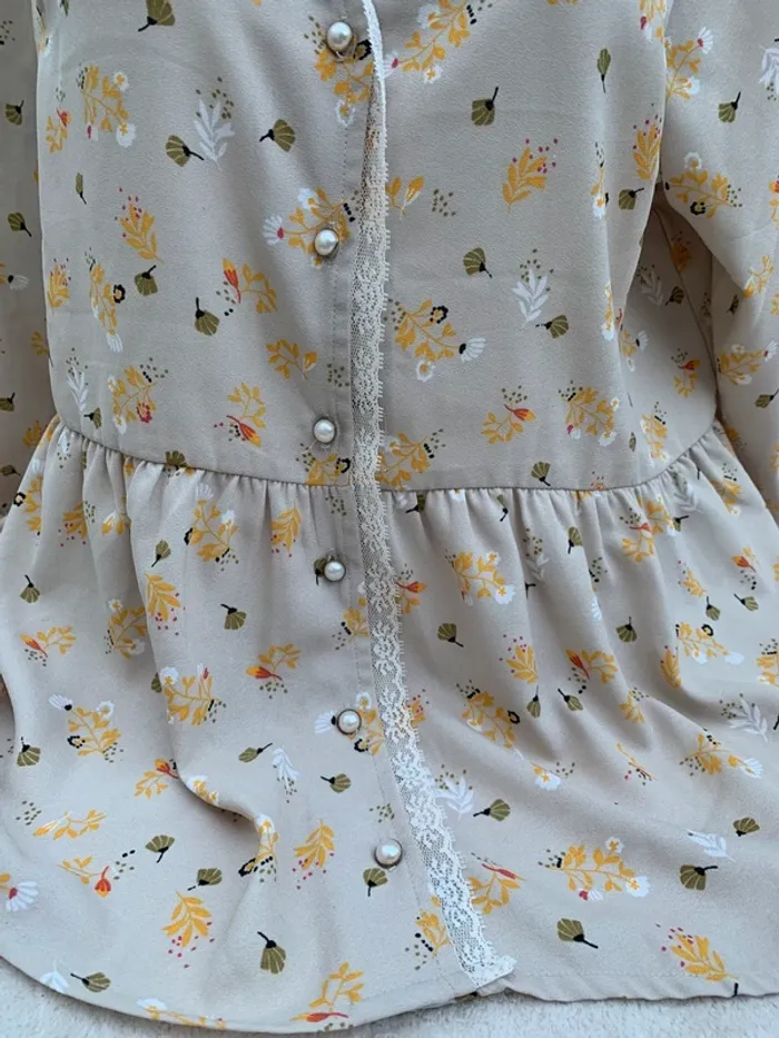 Blouse blanche porte taille 44 -2XL manches longues beige fleuris - photo numéro 5