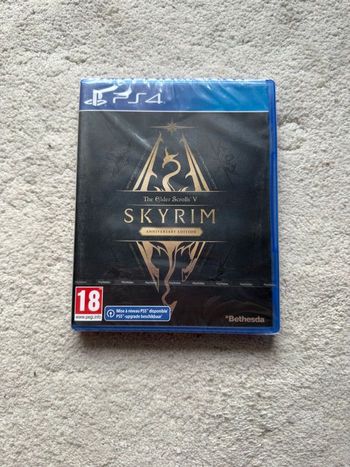 Skyrim V anniversary edition ps4 neuf