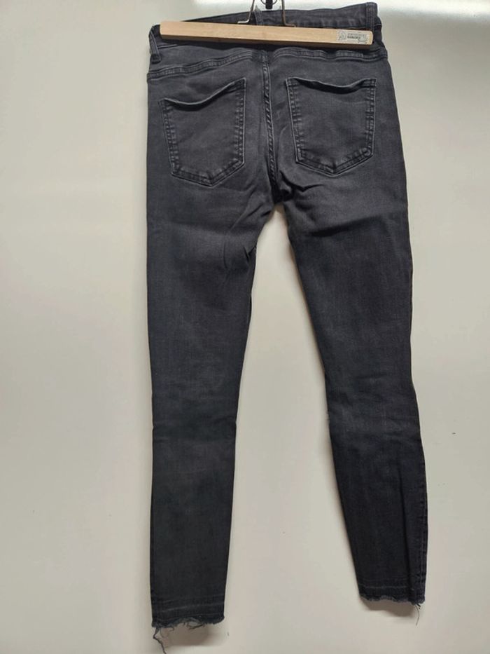 Jean skinny troué - photo numéro 3