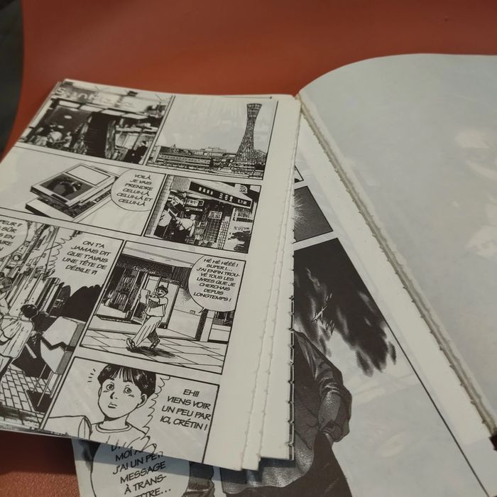 lot de 2 maga s duir à cuir Tough tome 1 abimé et tome 4 - photo numéro 5