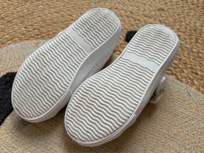 Chaussures babies toile blanc broderies anglaises Vertbaudet 23 - photo numéro 11