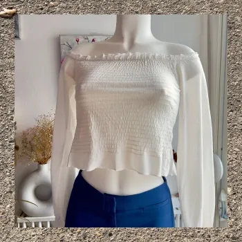 Top blanc smocké 🤍 épaules dénudées