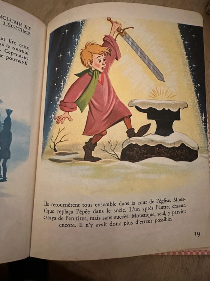 Gentil Coquelicot - Livre ancien Walt Disney Merlin l’enchanteur Hachette album - photo numéro 7