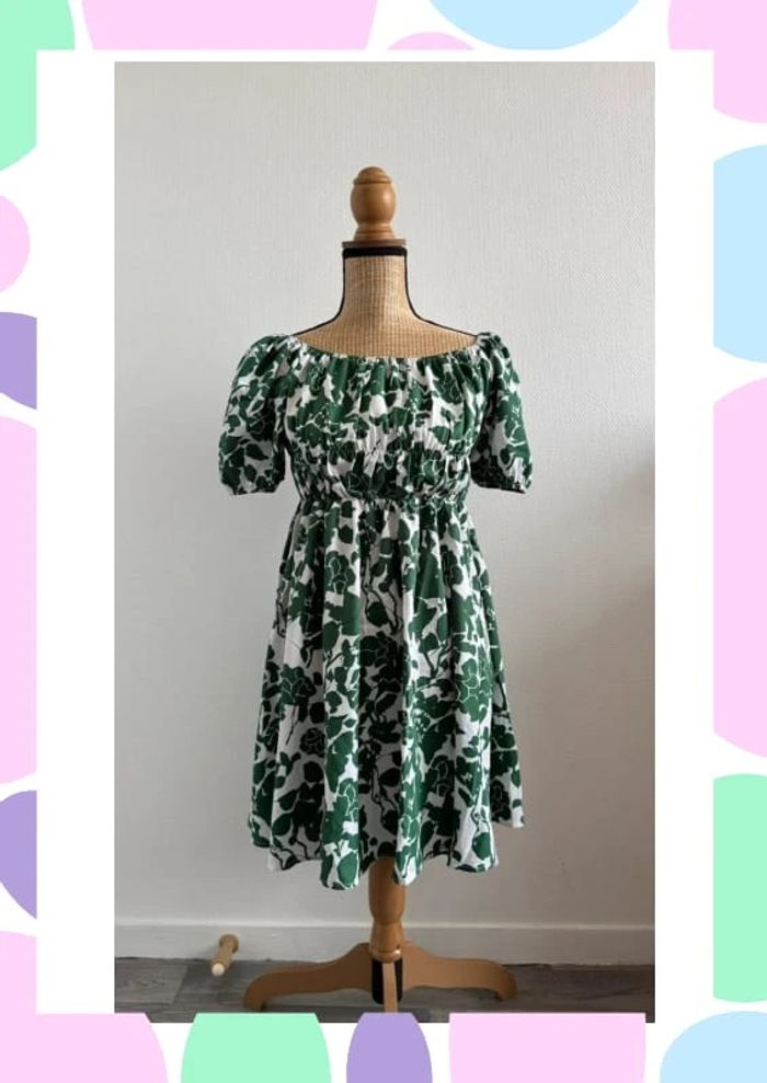 Robe verte à imprimé floral – taille M – neuve