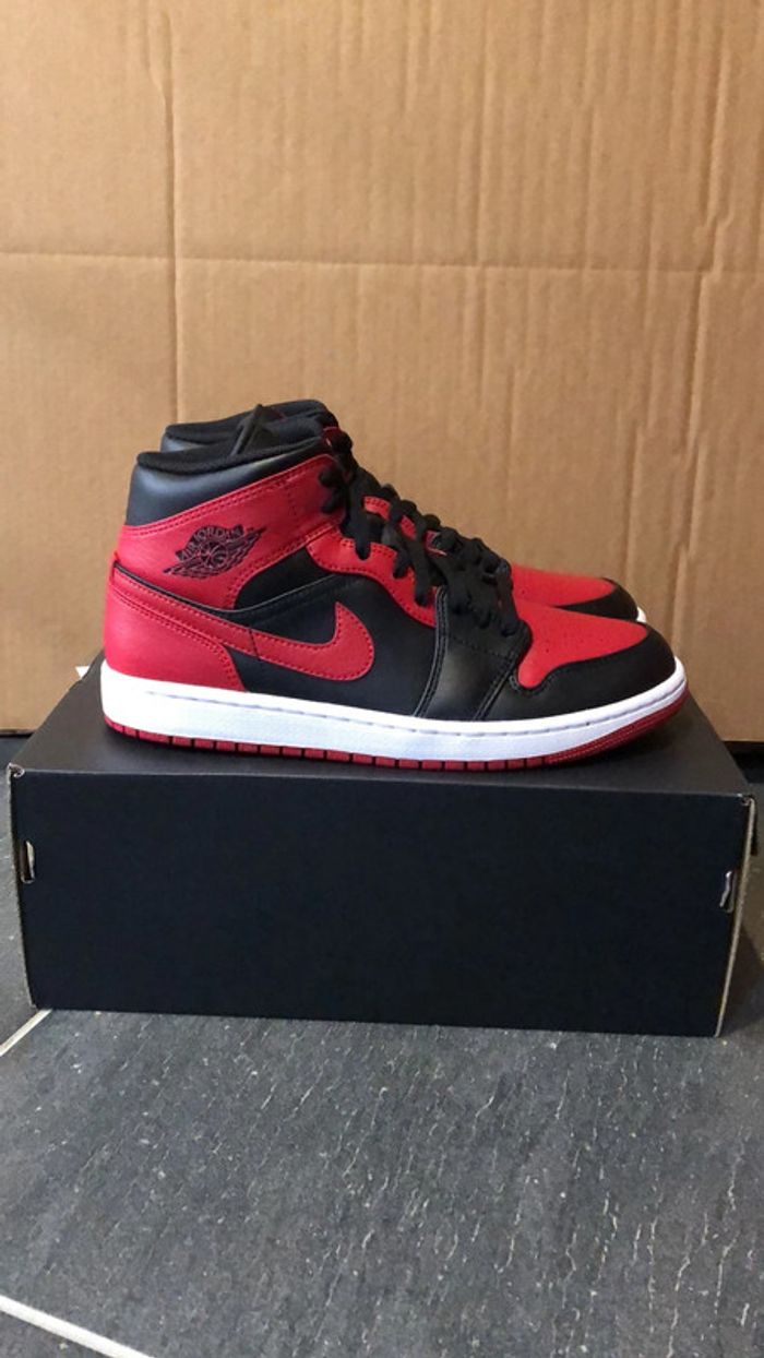Air Jordan 1 Mid Banned
