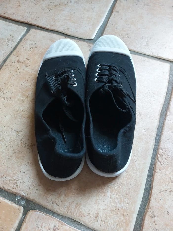 Petites baskets noir et blanche - photo numéro 4