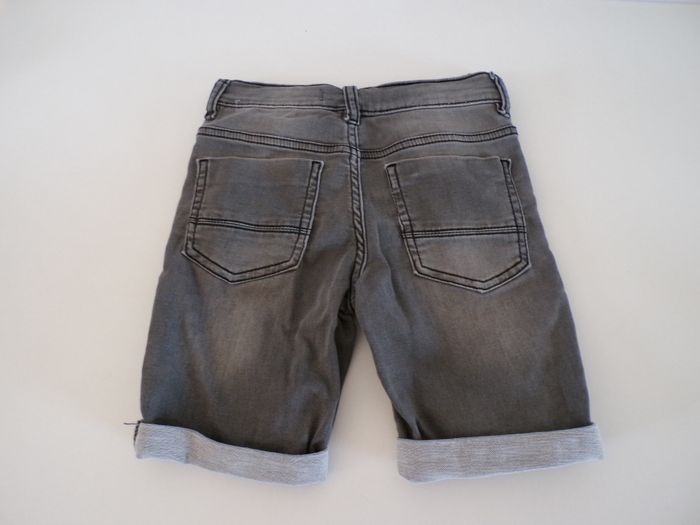 Short - Bermuda en jean 8 ans - (C3) - photo numéro 2