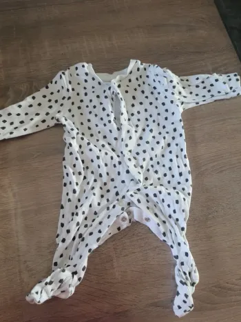 Pyjama grenouillère léger blanc à pois noir 1 mois