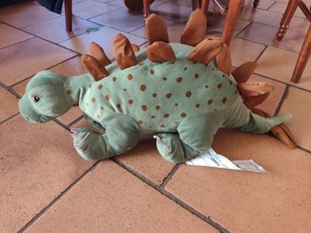 Peluche dinosaure