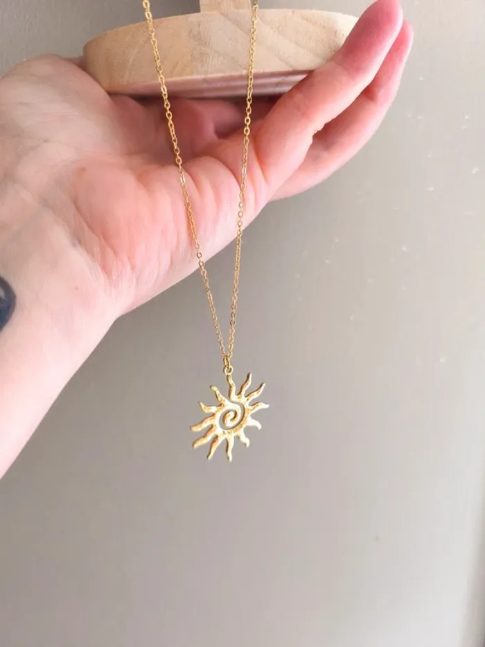 Sautoir ou collier long avec soleil - photo numéro 9