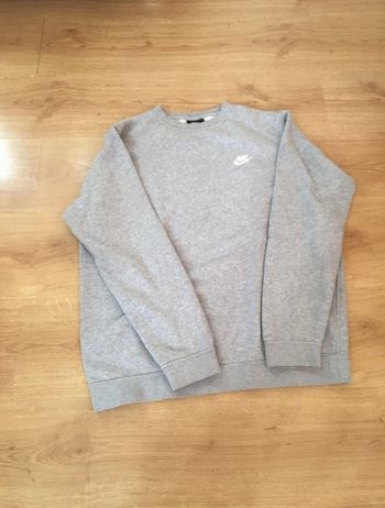 Sweat Nike gris brodé