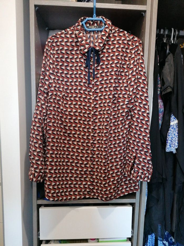 Chemisier rétro avec liens encolure