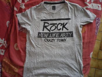 TEE SHIRT