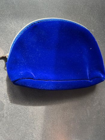 Pochettes en velours neuve Yves rocher