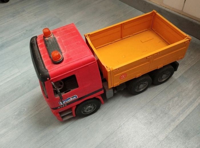 Camion bruder