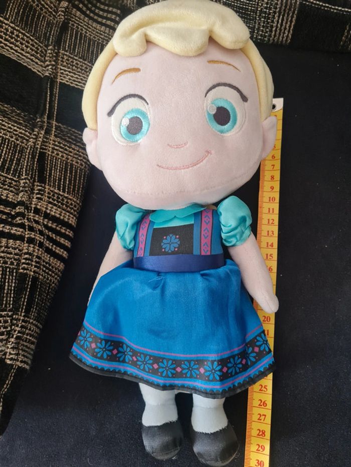 Peluche Elsa - reine des Neiges Disney store - 30 cm
