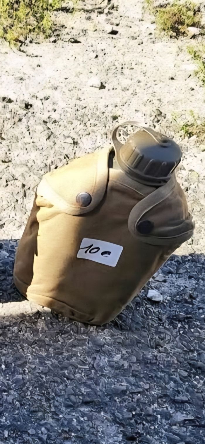 Gourde armée 10 euros