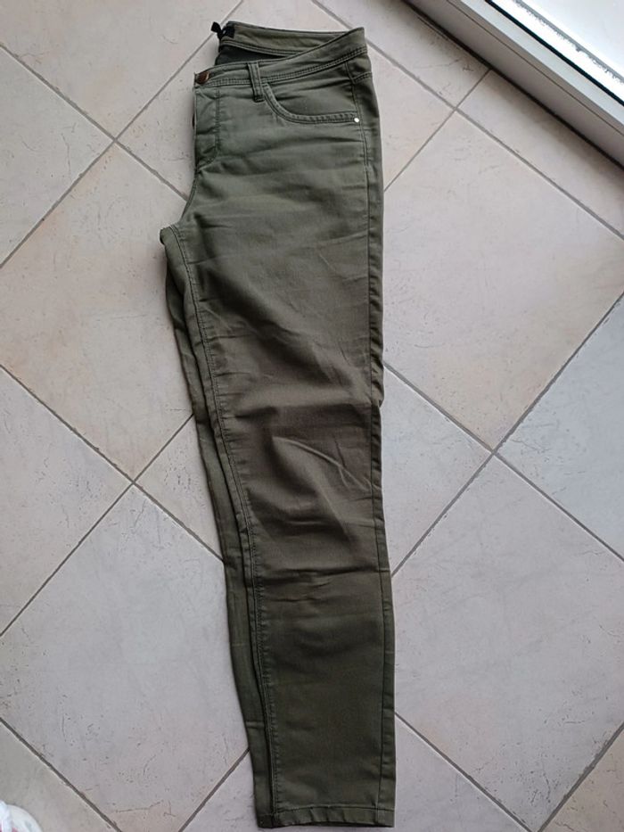 Jeans SLIM kaki - taille 40 - neuf - photo numéro 2