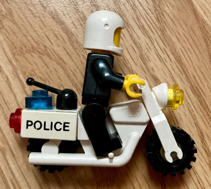 LEGO 6522 patrouille de police 1987 - photo numéro 5