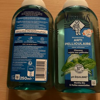 Lot de 2 shampoing garnier anti pelliculaire neuf