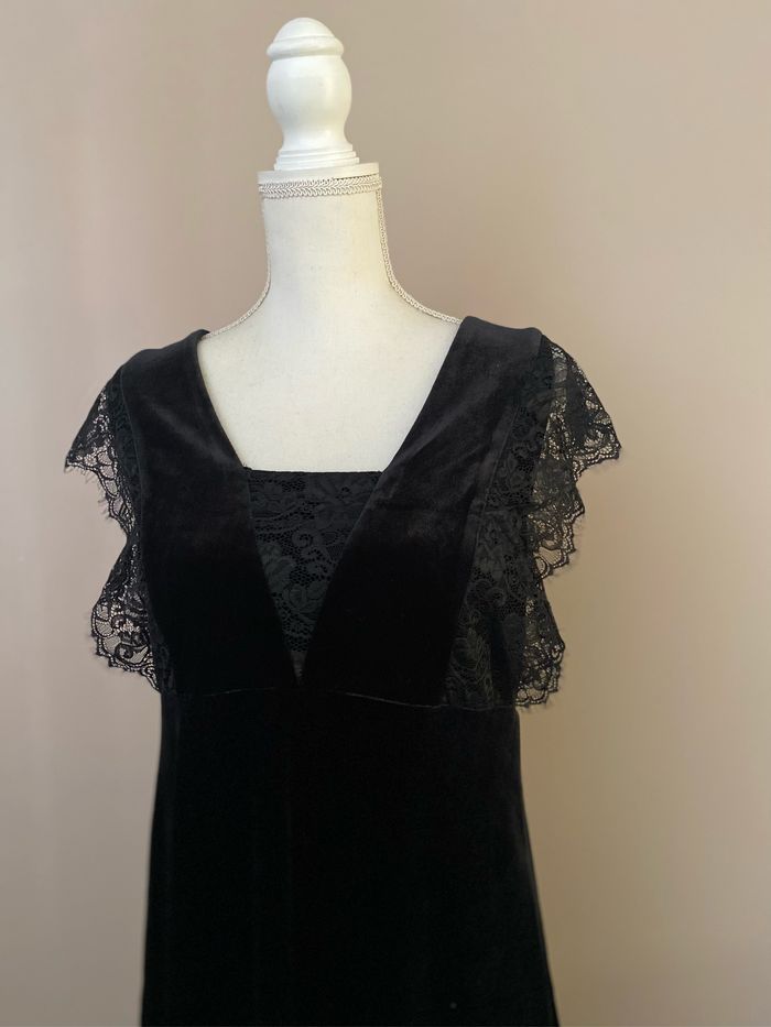 Robe noir velours - photo numéro 2