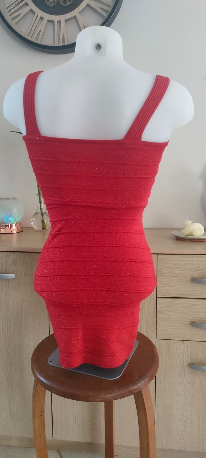 Robe courte rouge - photo numéro 5