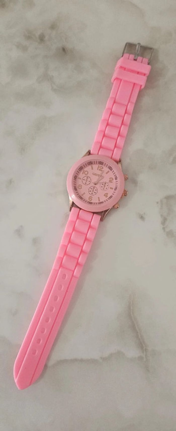 Montre rose - photo numéro 2