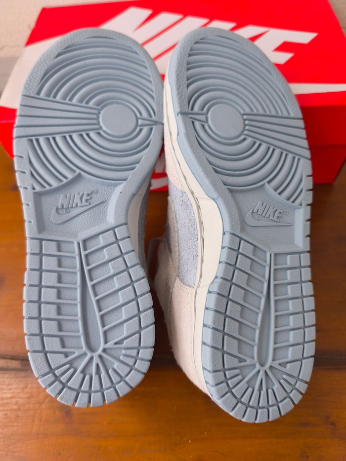Nike dunk Low Daim bleu ciel  taille 39. 72€ - photo numéro 6