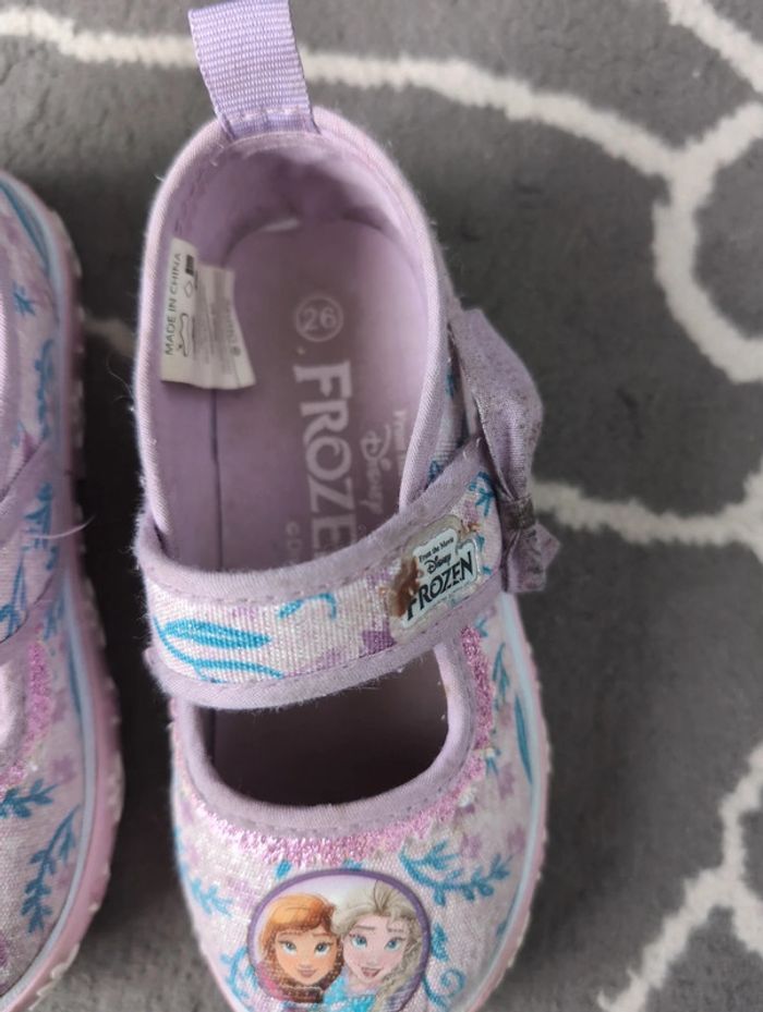 Pantoufles "Frozen" taille 26 - photo numéro 3