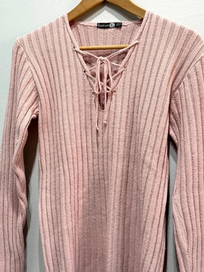 Jerséis Rosa lace Up escote /Pulls roses à lacets et décolleté plongeant