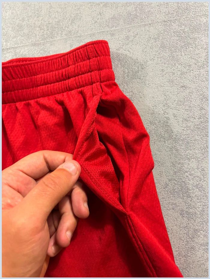 Short Nike Rouge avec logo brodé noir Taille S - photo numéro 3