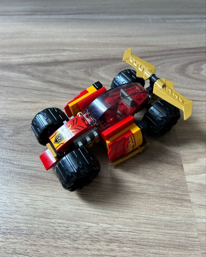 LEGO Ninjago 71780 – La Voiture de Course Ninja de Kai Évolution - photo numéro 2
