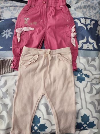 #kytie6moisfille. 2 pantalon taille 6 mois