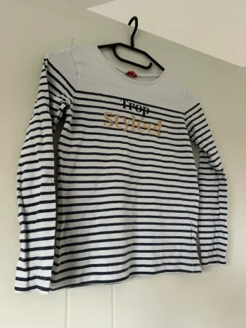 Pull , T-Shirt manche longue .