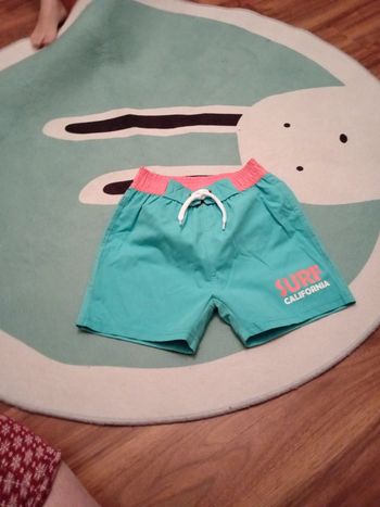 Short de bain neuf 4 ans