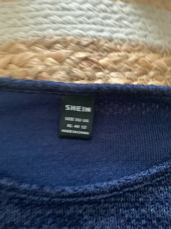 Pull léger bleu - photo numéro 5
