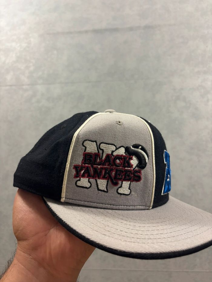 Casquette 3Sixty Vintage 90’s New York Black Yankees noir et grise - photo numéro 4