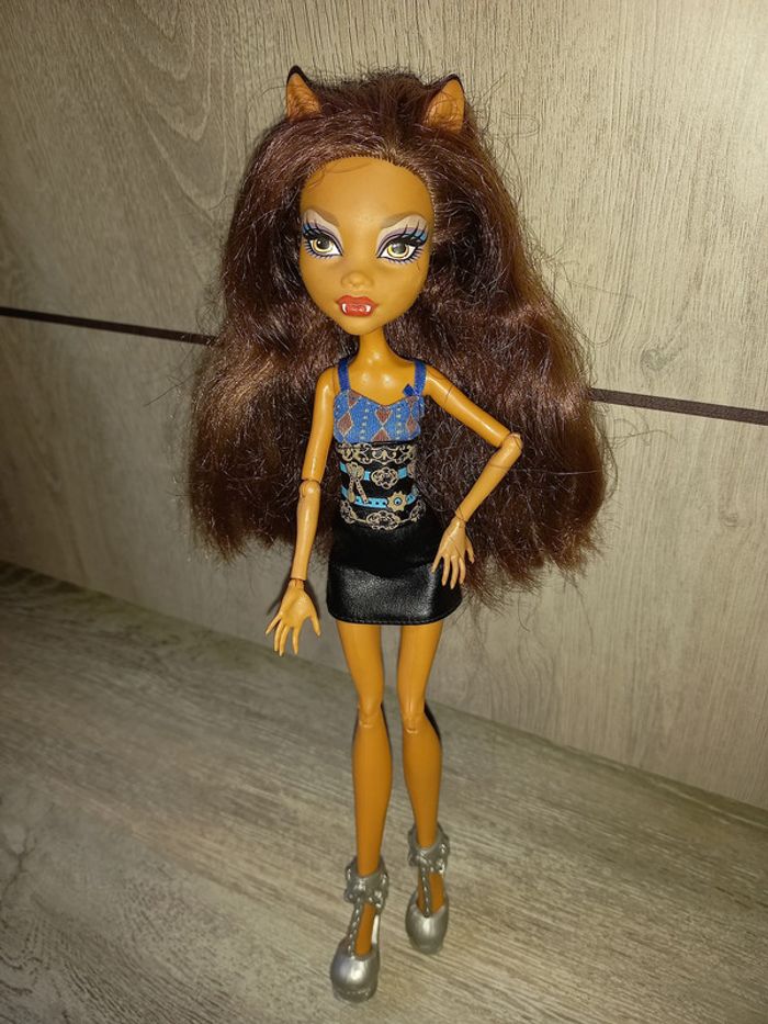 poupée monster high clawdeen wolf robe en simili cuir