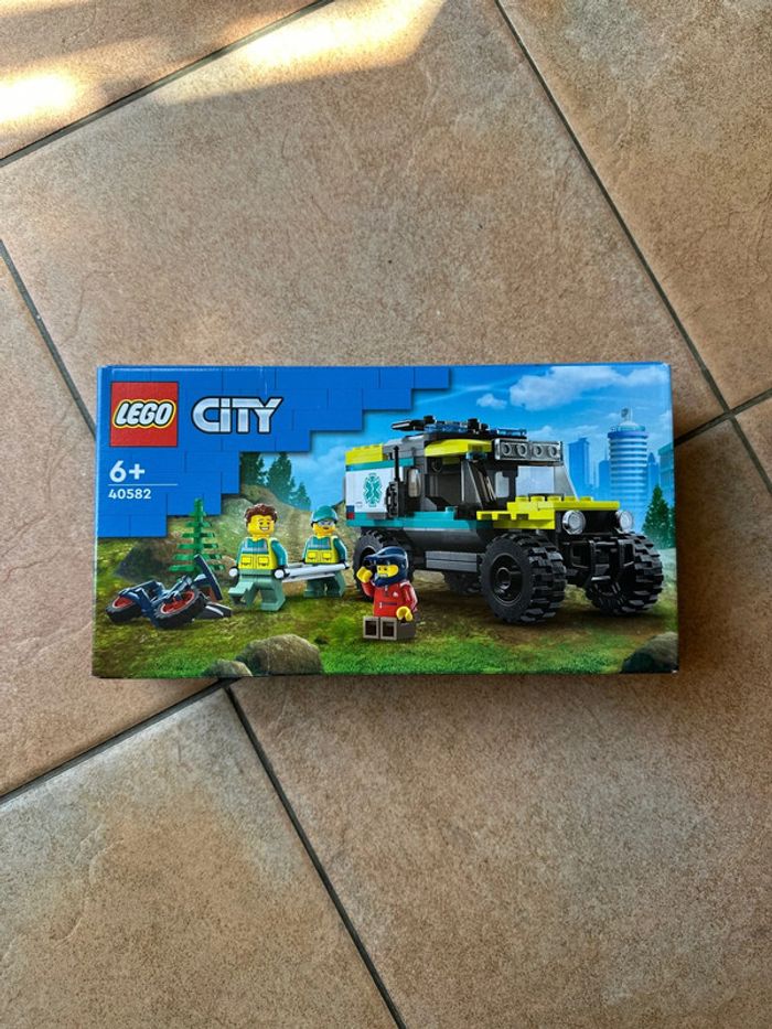 Set Lego City 40582 4x4 Off-Road Ambulance Rescue