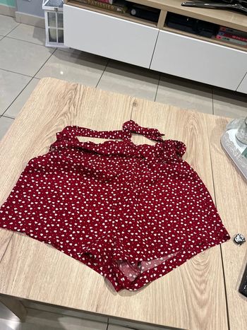 Short rouge shein taille m en très bon état