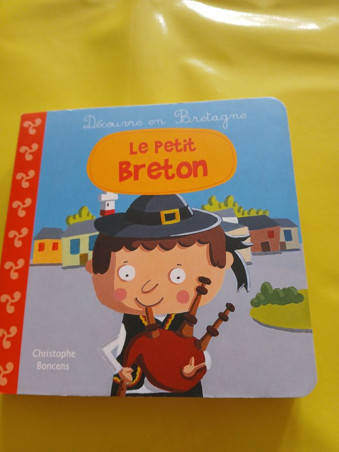 livre carton le petit breton